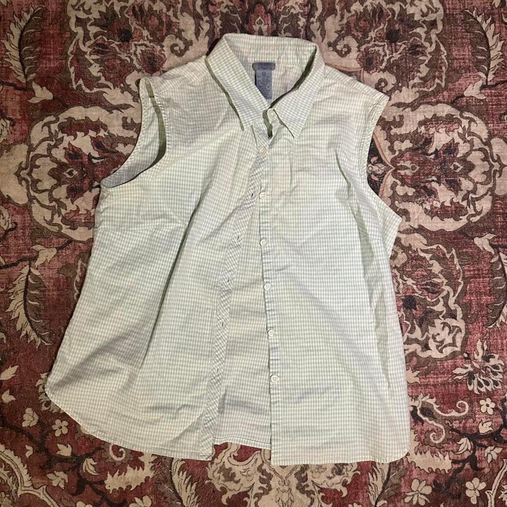 Green and white gingham button up blouse with a preppy vibe. Size: L - Picture 2 of 3